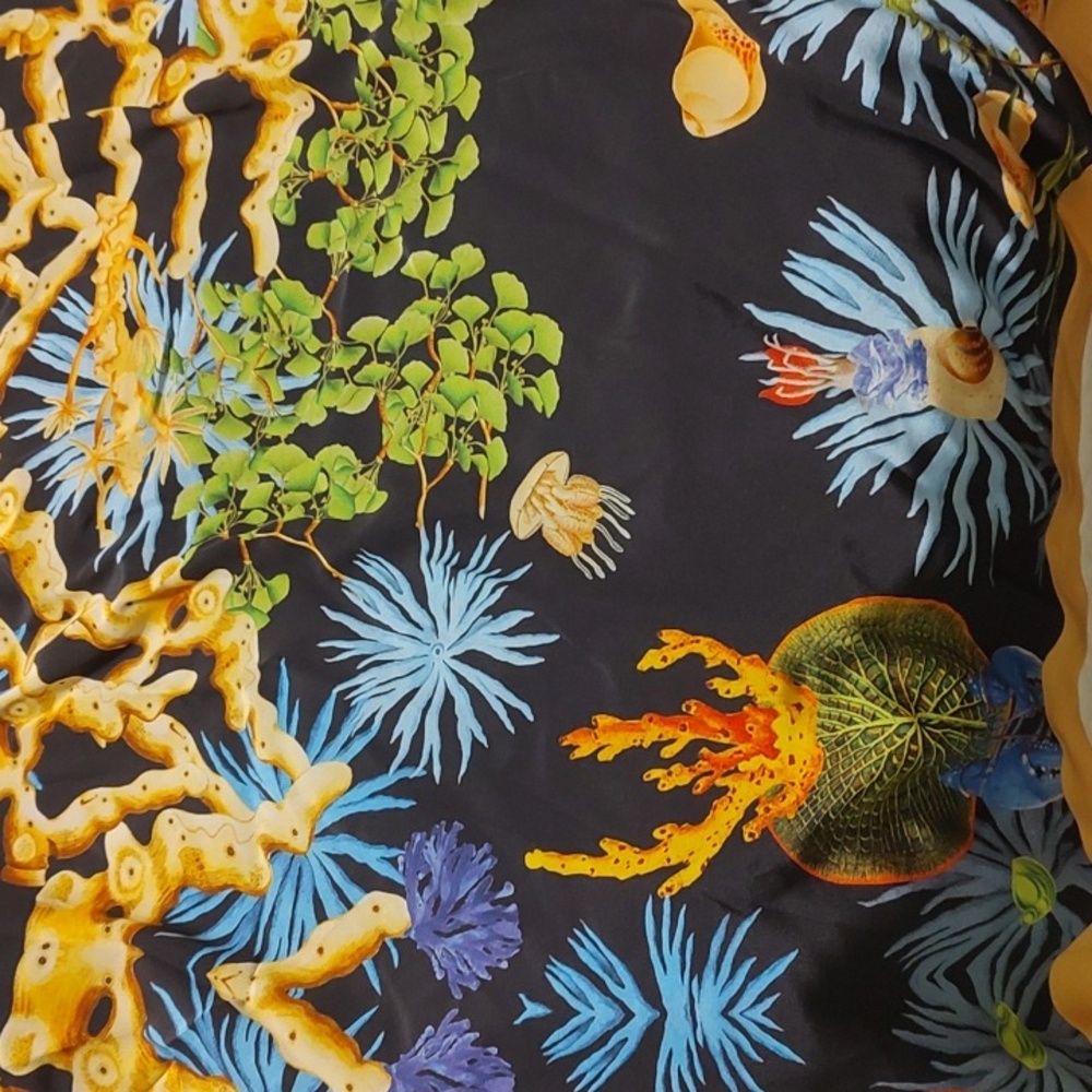 Love Benetti silk NWT - Picture 12 of 12